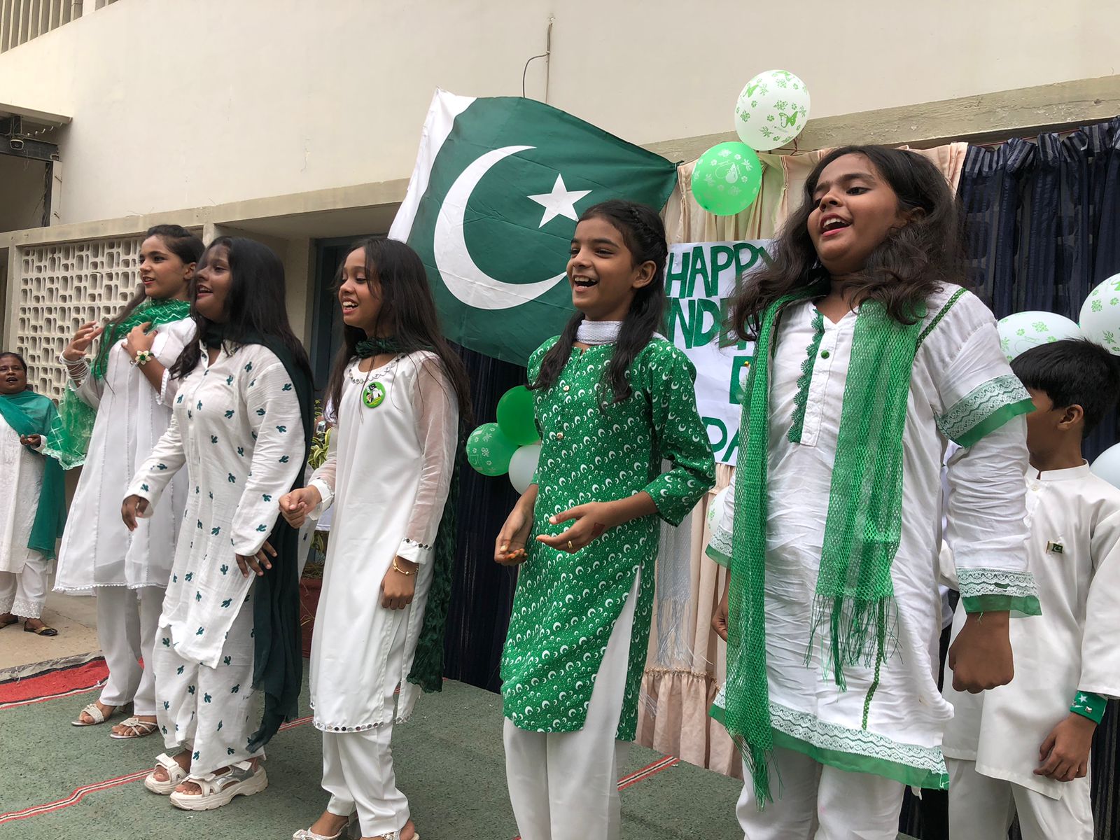 You are currently viewing 𝐓𝐡𝐞 𝐀𝐳𝐚𝐦 𝐓𝐨𝐰𝐧 𝐒𝐜𝐡𝐨𝐨𝐥 𝐩𝐫𝐨𝐮𝐝𝐥𝐲 𝐜𝐞𝐥𝐞𝐛𝐫𝐚𝐭𝐞𝐝 𝐈𝐧𝐝𝐞𝐩𝐞𝐧𝐝𝐞𝐧𝐜𝐞 𝐃𝐚𝐲!