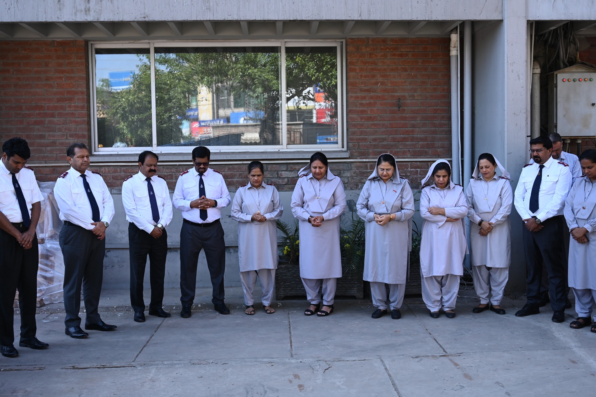 Read more about the article Leaders Praying for the First floor Lanter Casting of Personnel Department