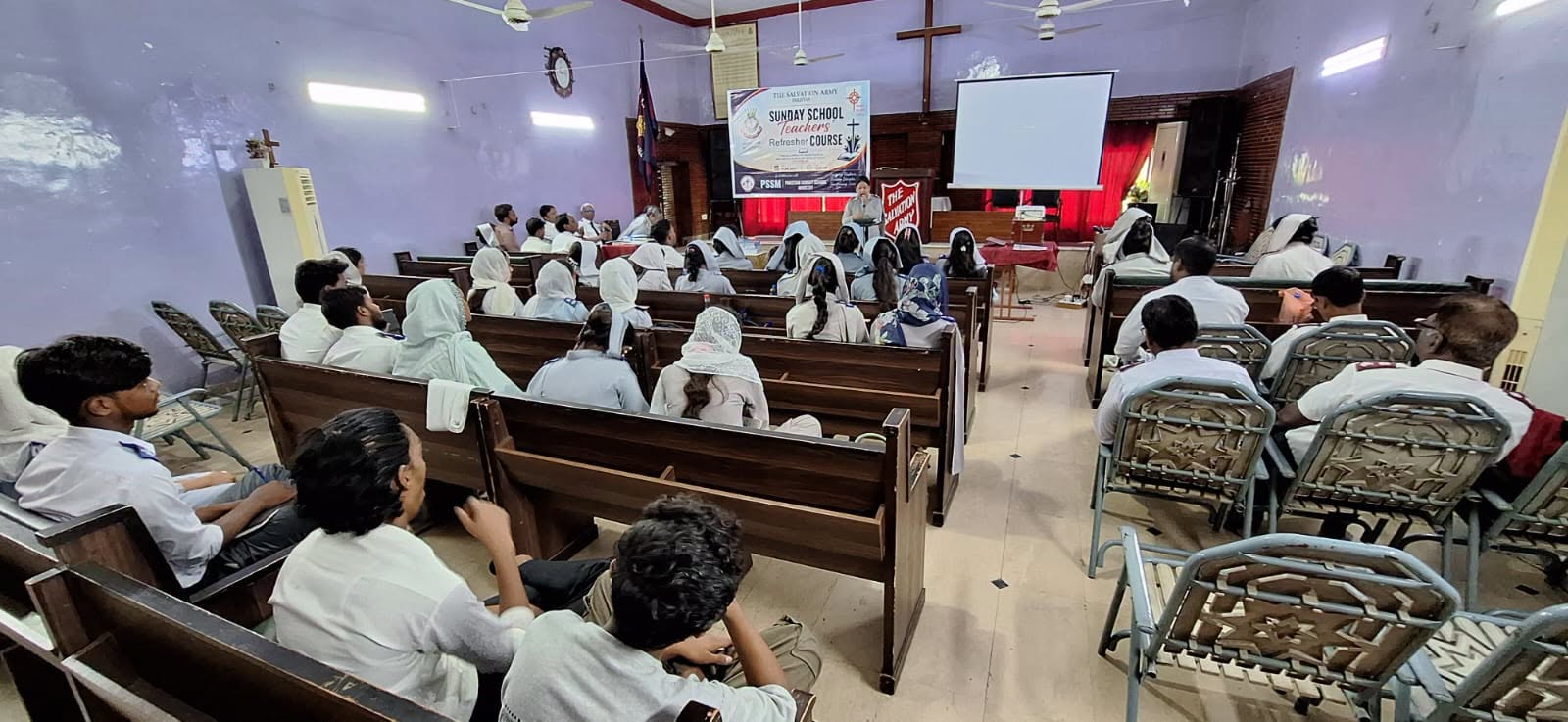You are currently viewing Sunday School Teachers’ Refresher Course Held in Karachi Division